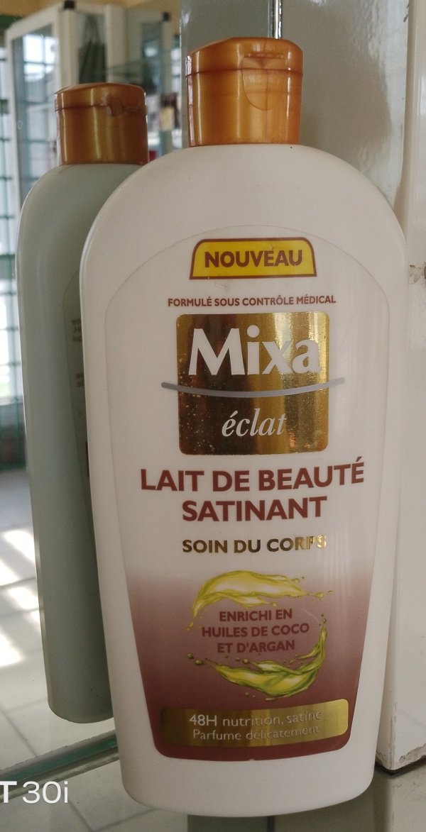 Mixa Éclat Lait de Beauté Satinant enrichi en huile de coco et d'argan